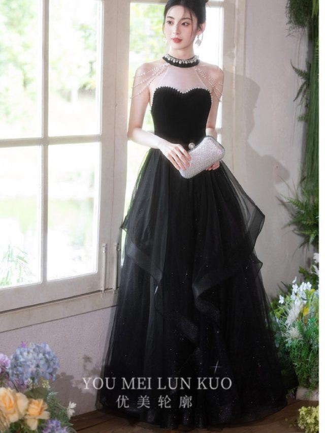 YUEGEE YG-66 black beaded halter collar, sweetheart, layered tulle